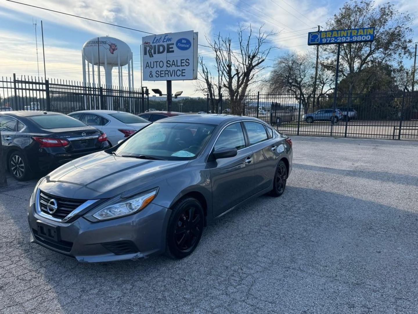 2018 GRAY NISSAN ALTIMA 2.5 (1N4AL3AP0JC) with an 2.5L engine, Continuously Variable transmission, located at 1507 S Hwy 67, Cedar Hill, TX, 75104, (972) 293-1833, 32.556370, -96.973297 - Photo#0