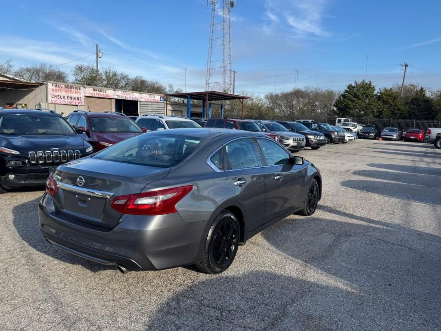 2018 GRAY NISSAN ALTIMA 2.5 (1N4AL3AP0JC) with an 2.5L engine, Continuously Variable transmission, located at 1507 S Hwy 67, Cedar Hill, TX, 75104, (972) 293-1833, 32.556370, -96.973297 - Photo#2