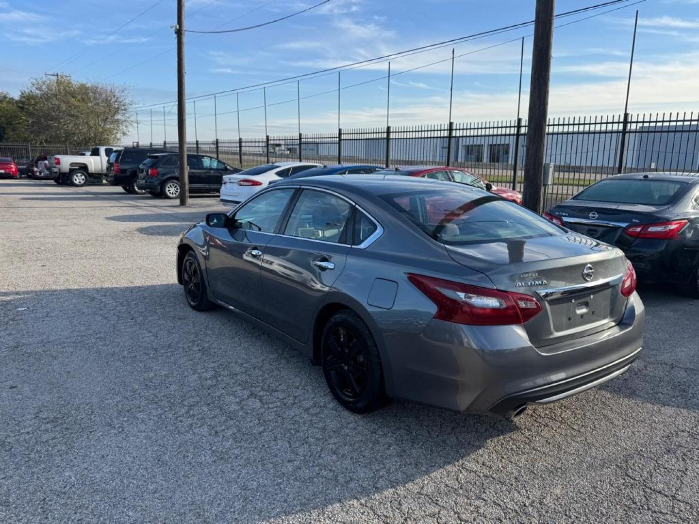2018 GRAY NISSAN ALTIMA 2.5 (1N4AL3AP0JC) with an 2.5L engine, Continuously Variable transmission, located at 1507 S Hwy 67, Cedar Hill, TX, 75104, (972) 293-1833, 32.556370, -96.973297 - Photo#3