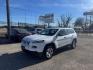 2017 WHITE JEEP CHEROKEE SPORT (1C4PJLAB0HW) with an 2.4L engine, Automatic transmission, located at 1507 S Hwy 67, Cedar Hill, TX, 75104, (972) 293-1833, 32.556370, -96.973297 - Photo#0