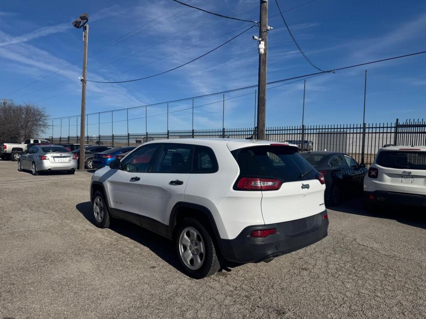 2017 BLACK JEEP CHEROKEE SPORT (1C4PJLAB0HW) with an 2.4L engine, Automatic transmission, located at 1507 S Hwy 67, Cedar Hill, TX, 75104, (972) 293-1833, 32.556370, -96.973297 - Photo#3