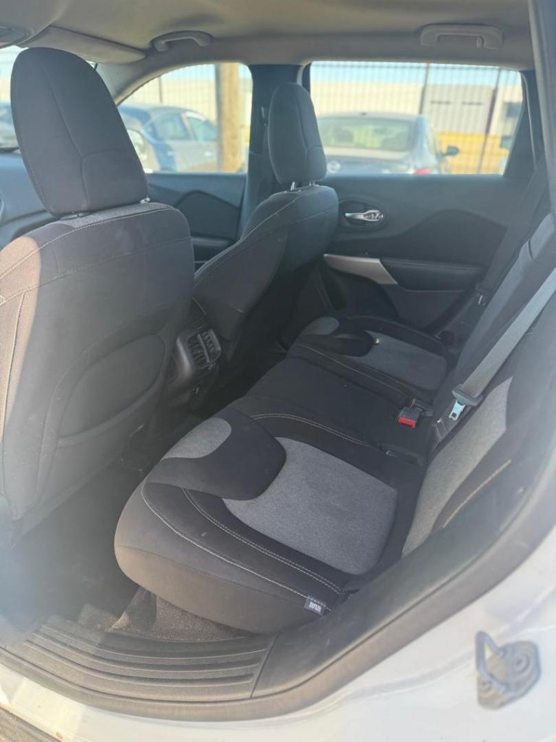 2017 BLACK JEEP CHEROKEE SPORT (1C4PJLAB0HW) with an 2.4L engine, Automatic transmission, located at 1507 S Hwy 67, Cedar Hill, TX, 75104, (972) 293-1833, 32.556370, -96.973297 - Photo#4