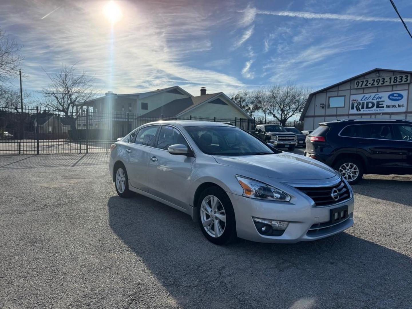 2014 GRAY NISSAN ALTIMA 2.5 (1N4AL3APXEN) with an 2.5L engine, Continuously Variable transmission, located at 1507 S Hwy 67, Cedar Hill, TX, 75104, (972) 293-1833, 32.556370, -96.973297 - Photo#1