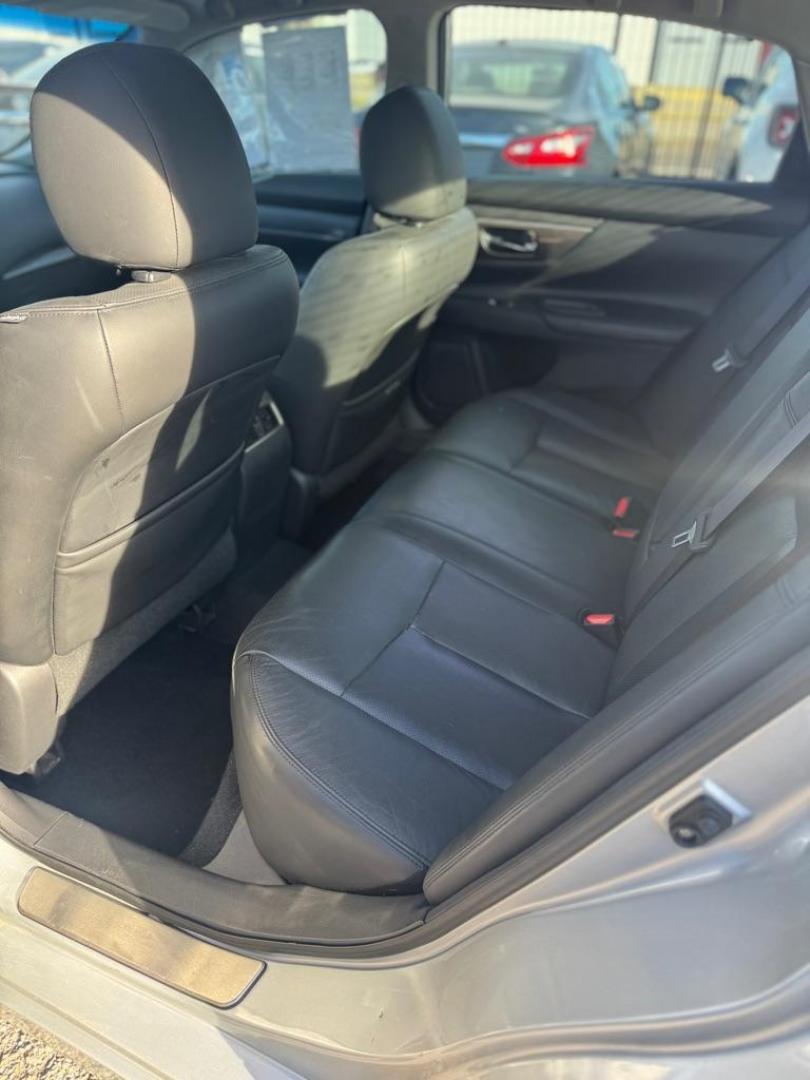 2014 GRAY NISSAN ALTIMA 2.5 (1N4AL3APXEN) with an 2.5L engine, Continuously Variable transmission, located at 1507 S Hwy 67, Cedar Hill, TX, 75104, (972) 293-1833, 32.556370, -96.973297 - Photo#4