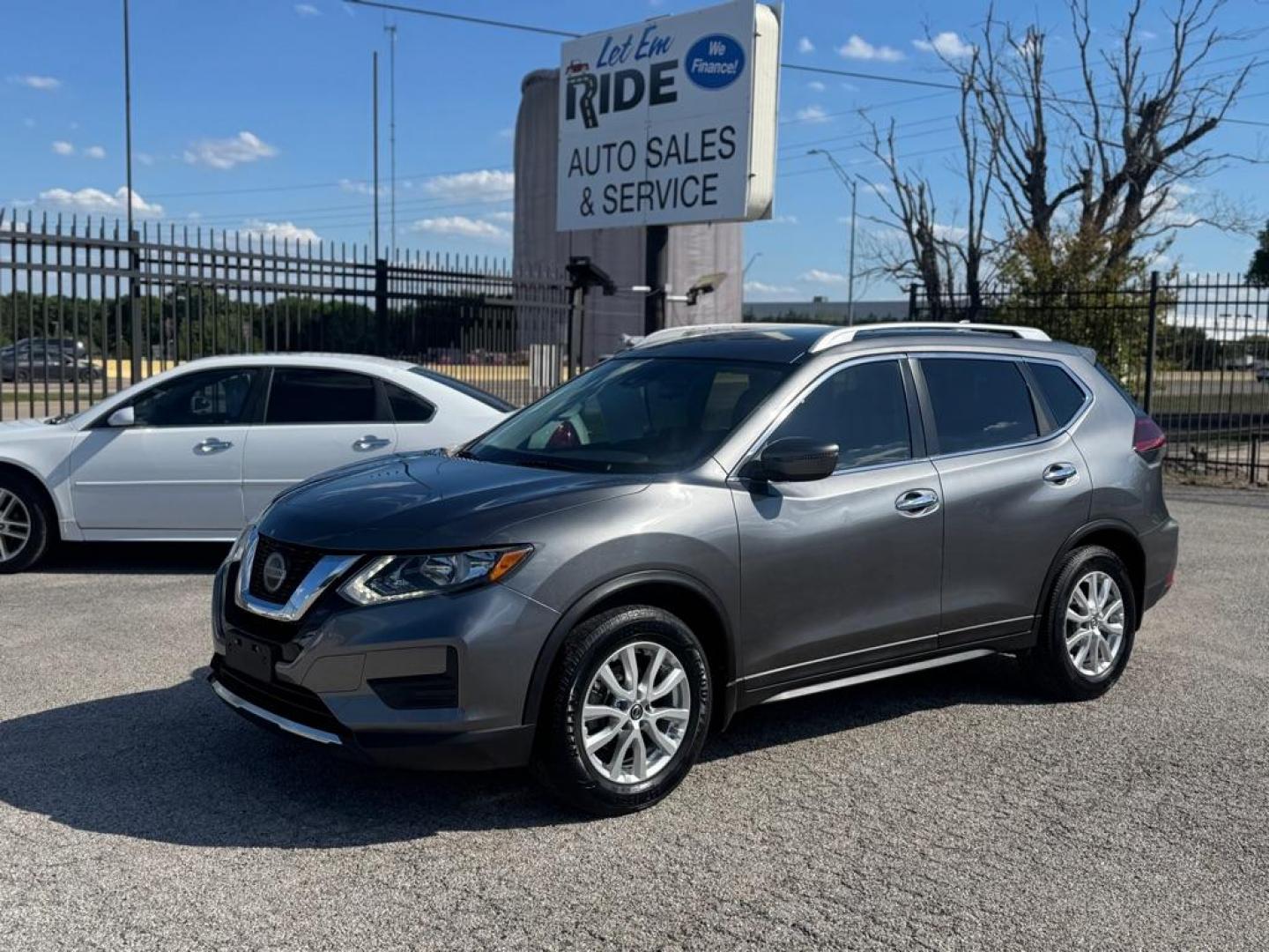 2019 GRAY NISSAN ROGUE S (5N1AT2MTXKC) with an 2.5L engine, Continuously Variable transmission, located at 1507 S Hwy 67, Cedar Hill, TX, 75104, (972) 293-1833, 32.556370, -96.973297 - Photo#0