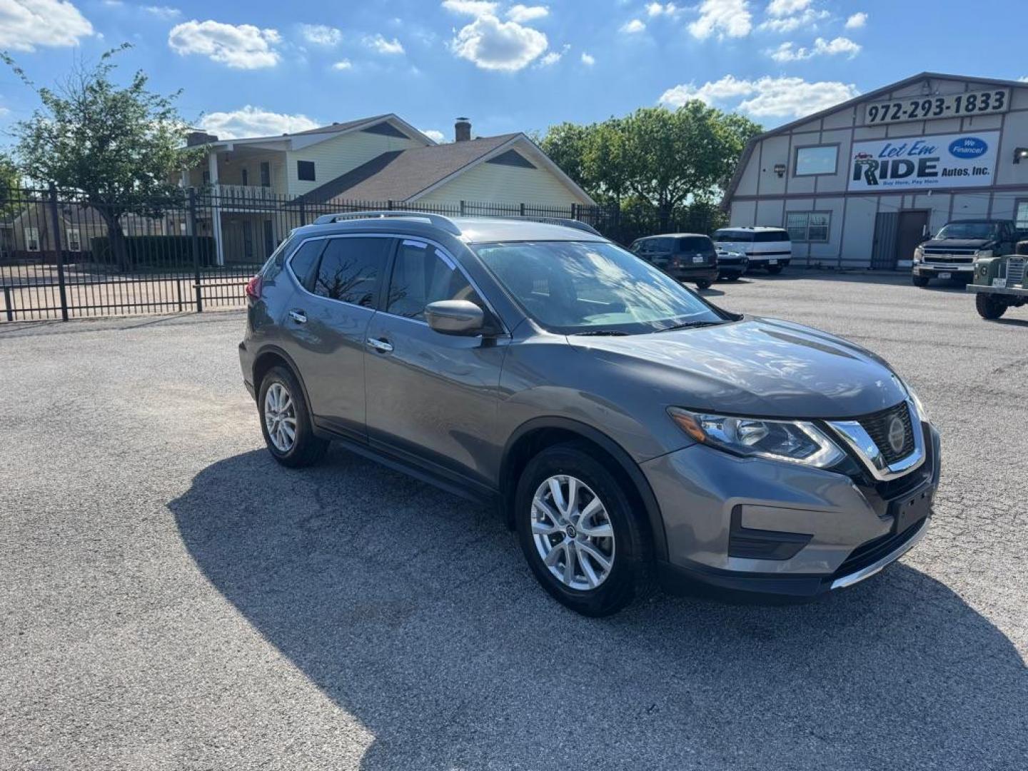 2019 GRAY NISSAN ROGUE S (5N1AT2MTXKC) with an 2.5L engine, Continuously Variable transmission, located at 1507 S Hwy 67, Cedar Hill, TX, 75104, (972) 293-1833, 32.556370, -96.973297 - Photo#1