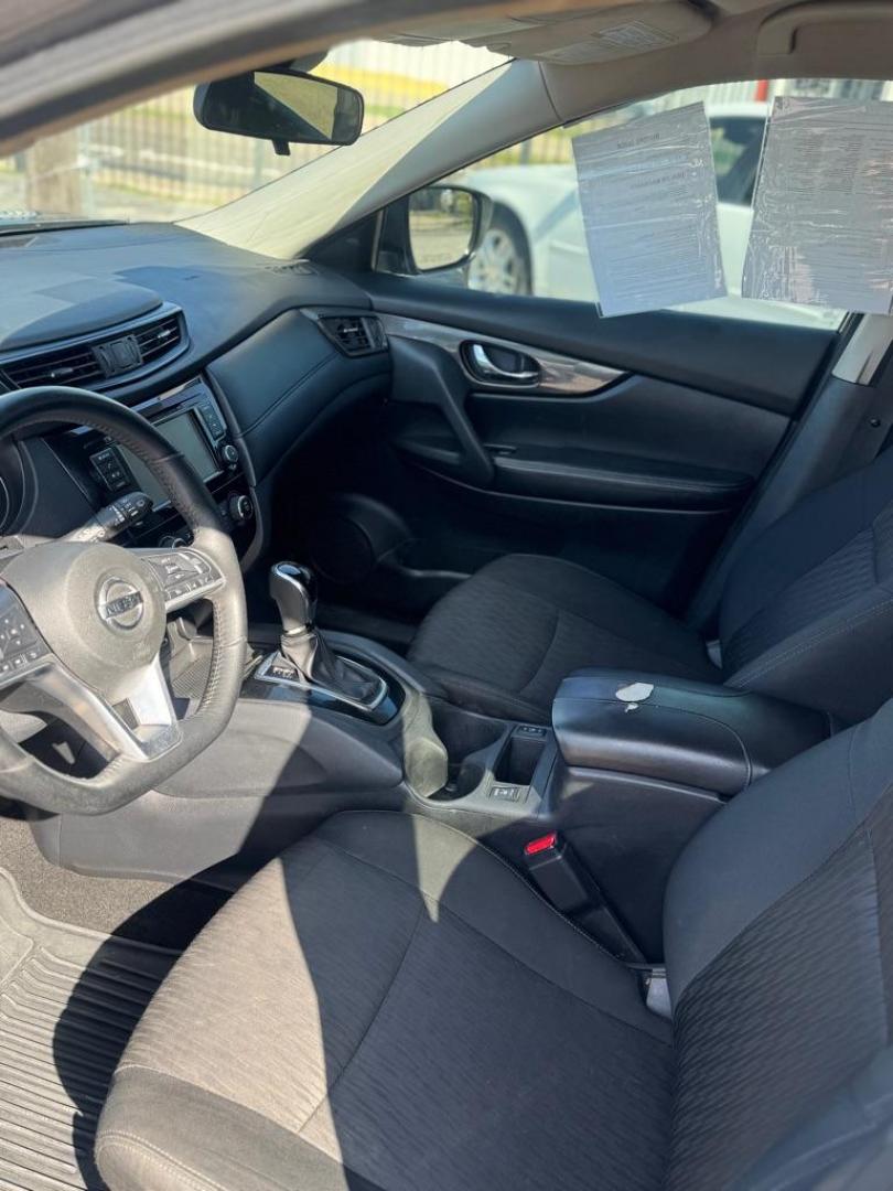 2019 GRAY NISSAN ROGUE S (5N1AT2MTXKC) with an 2.5L engine, Continuously Variable transmission, located at 1507 S Hwy 67, Cedar Hill, TX, 75104, (972) 293-1833, 32.556370, -96.973297 - Photo#4