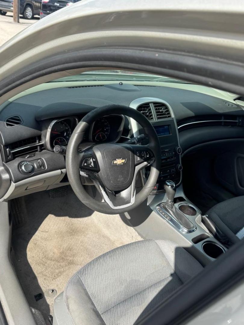 2016 GOLD CHEVROLET MALIBU LIMITED LS (1G11B5SA6GF) with an 2.5L engine, Automatic transmission, located at 1507 S Hwy 67, Cedar Hill, TX, 75104, (972) 293-1833, 32.556370, -96.973297 - Photo#5