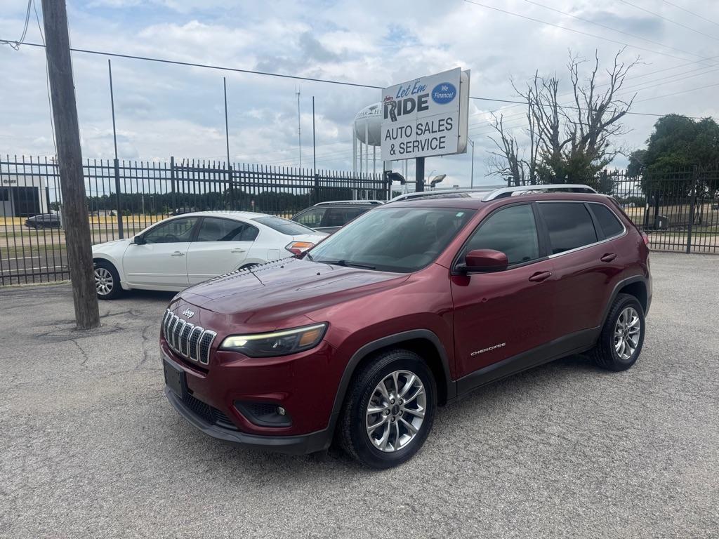 photo of 2019 JEEP CHEROKEE LATITUDE PLUS