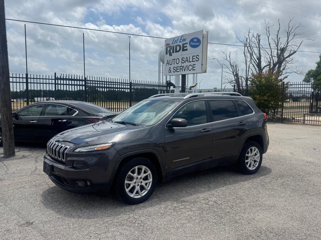 photo of 2016 JEEP CHEROKEE LATITUDE