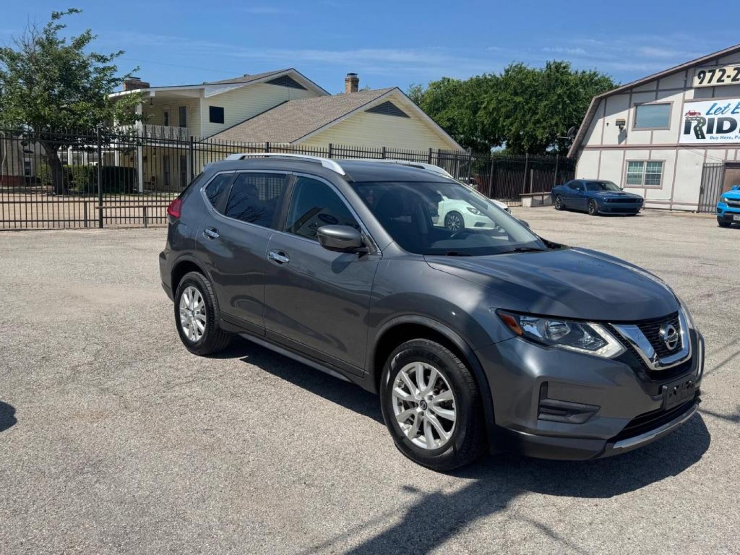 2017 GRAY NISSAN ROGUE S (JN8AT2MVXHW) with an 2.5L engine, Continuously Variable transmission, located at 1507 S Hwy 67, Cedar Hill, TX, 75104, (972) 293-1833, 32.556370, -96.973297- Photo#1