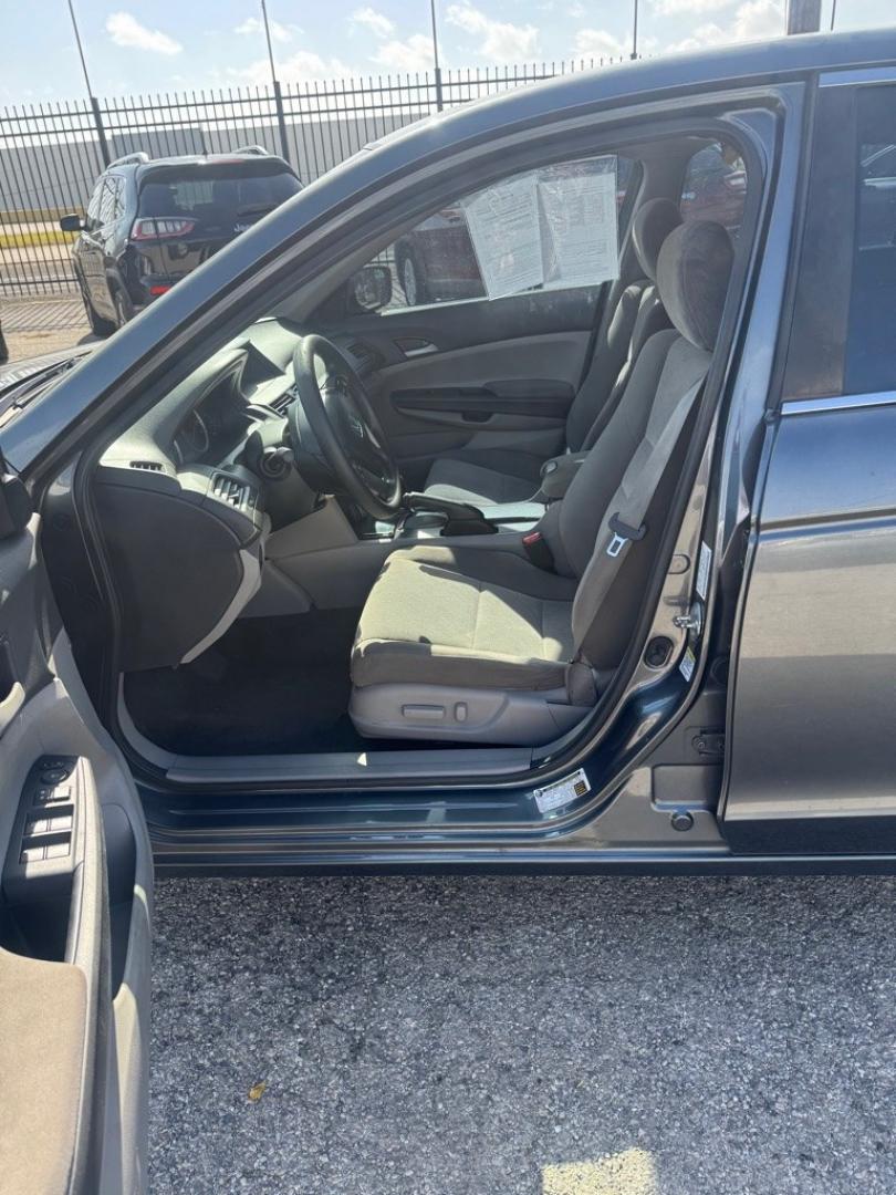 2010 GRAY HONDA ACCORD LXP (1HGCP2F49AA) with an 2.4L engine, Automatic transmission, located at 1507 S Hwy 67, Cedar Hill, TX, 75104, (972) 293-1833, 32.556370, -96.973297- Photo#4