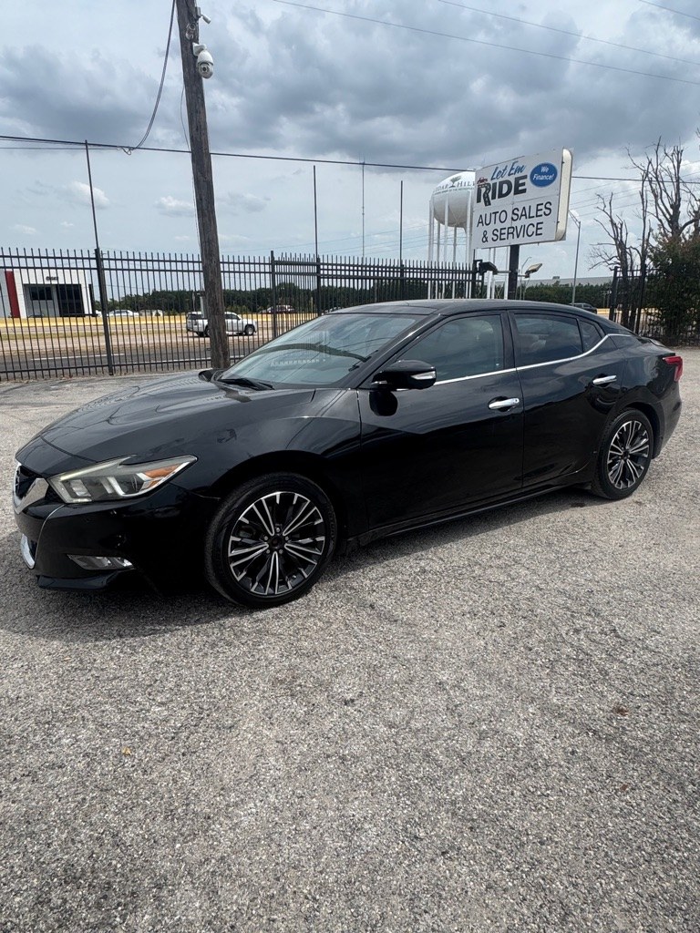photo of 2017 NISSAN MAXIMA 3.5S