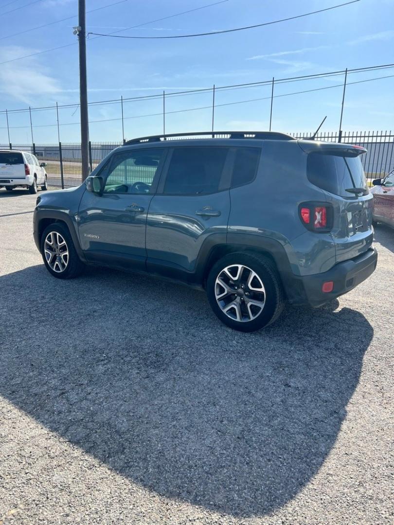 2017 GRAY JEEP RENEGADE LATITUDE (ZACCJABB3HP) with an 2.4L engine, Automatic transmission, located at 1507 S Hwy 67, Cedar Hill, TX, 75104, (972) 293-1833, 32.556370, -96.973297- Photo#4