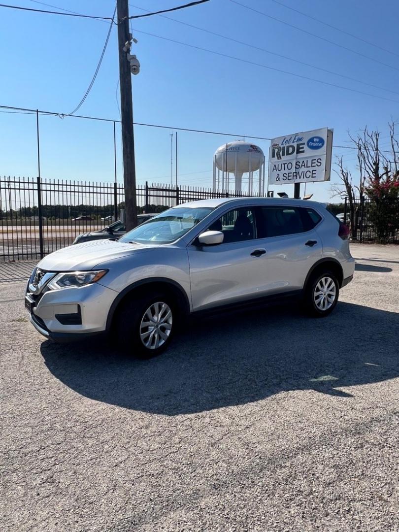 2018 SILVER NISSAN ROGUE S (KNMAT2MV1JP) with an 2.5L engine, Continuously Variable transmission, located at 1507 S Hwy 67, Cedar Hill, TX, 75104, (972) 293-1833, 32.556370, -96.973297- Photo#0