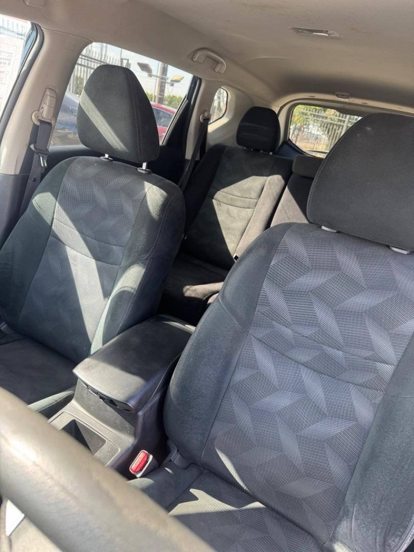 2016 BLUE NISSAN ROGUE S (5N1AT2MNXGC) with an 2.5L engine, Continuously Variable transmission, located at 1507 S Hwy 67, Cedar Hill, TX, 75104, (972) 293-1833, 32.556370, -96.973297- Photo#5