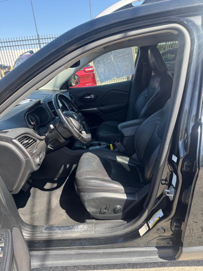 2020 BLACK JEEP CHEROKEE LIMITED (1C4PJLDB1LD) with an 2.4L engine, Automatic transmission, located at 1507 S Hwy 67, Cedar Hill, TX, 75104, (972) 293-1833, 32.556370, -96.973297- Photo#5