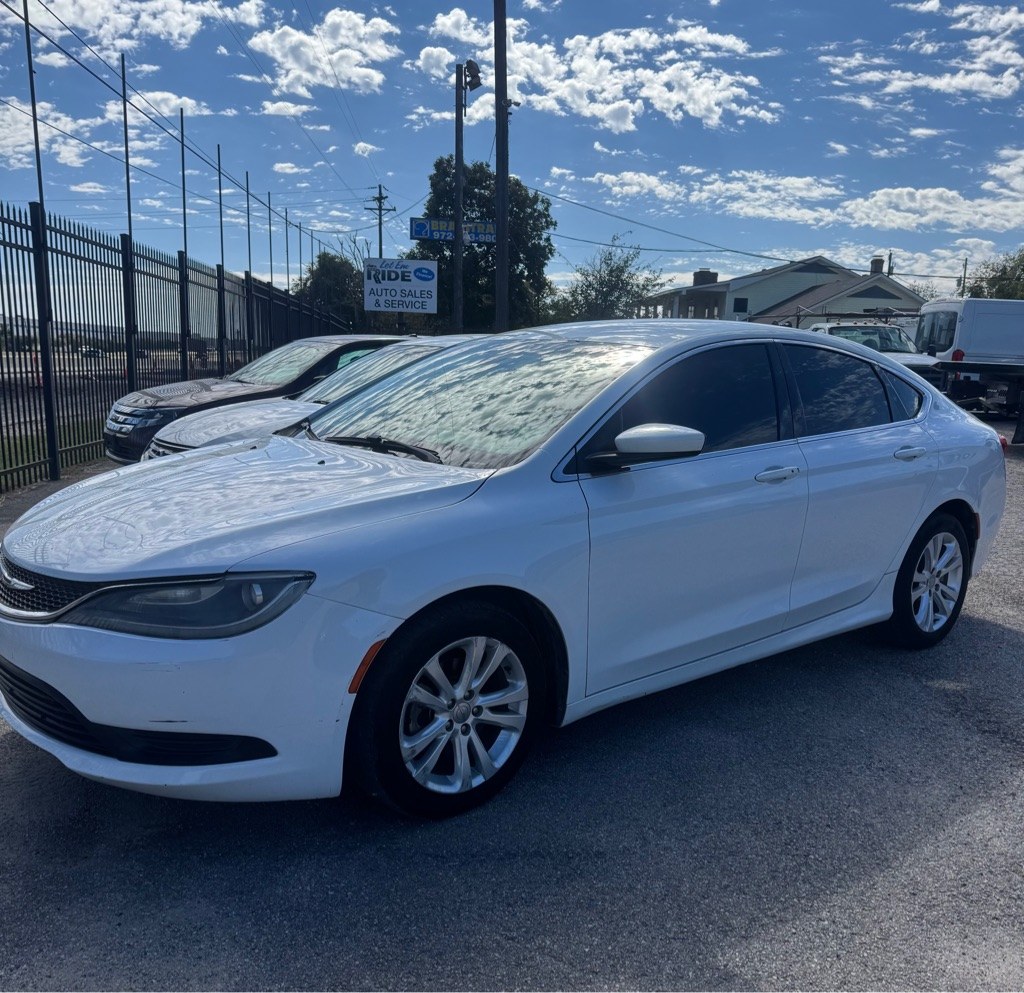photo of 2016 CHRYSLER 200 LX